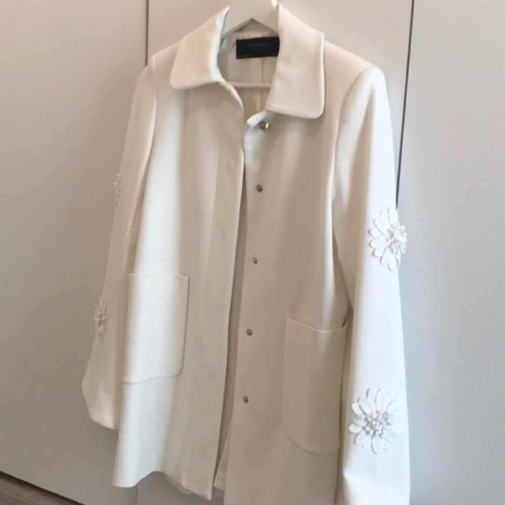 ZARA | Minimalist White Coat with White Embroidered Flowers